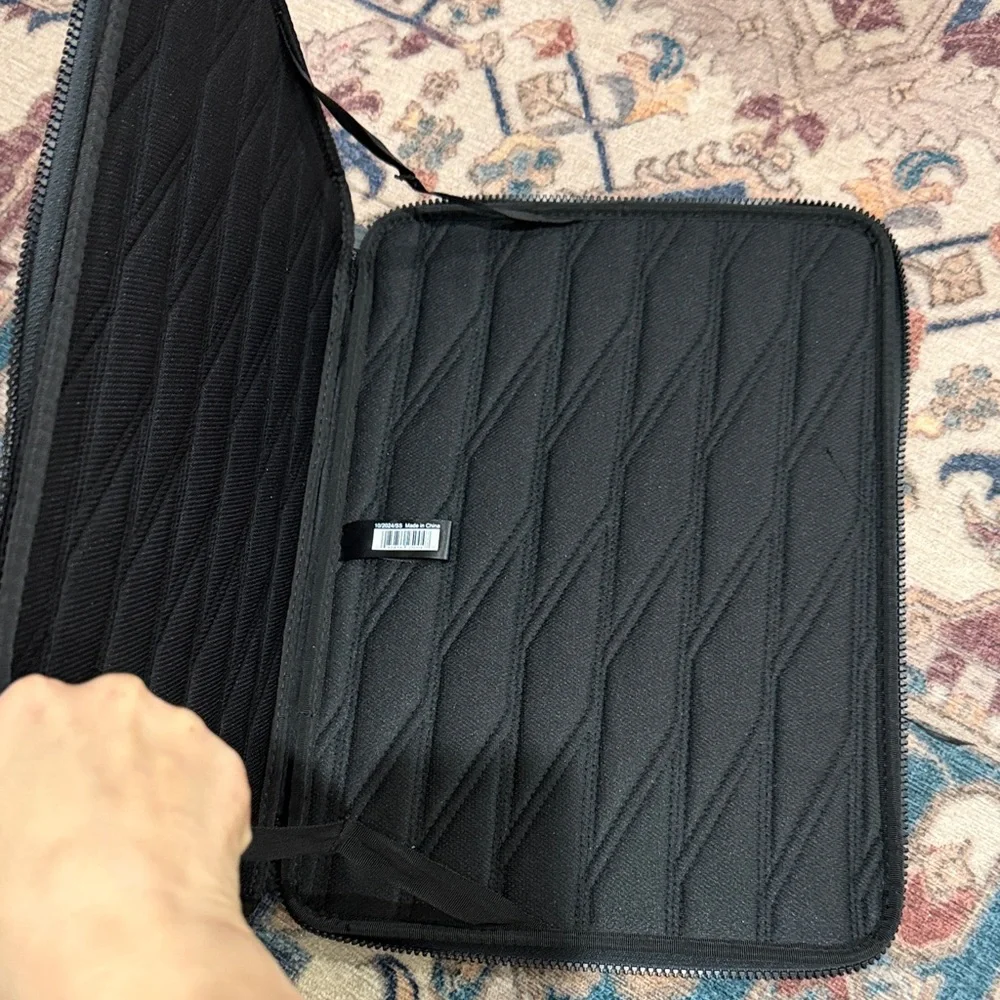 • Thule • Unisex Gauntlet Laptop Sleeve Laptop Case for 14” Apple MacBook Pro
